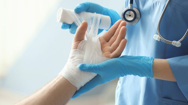 Management of hand burns using tangential excision and grafting versus delayed excision and grafting